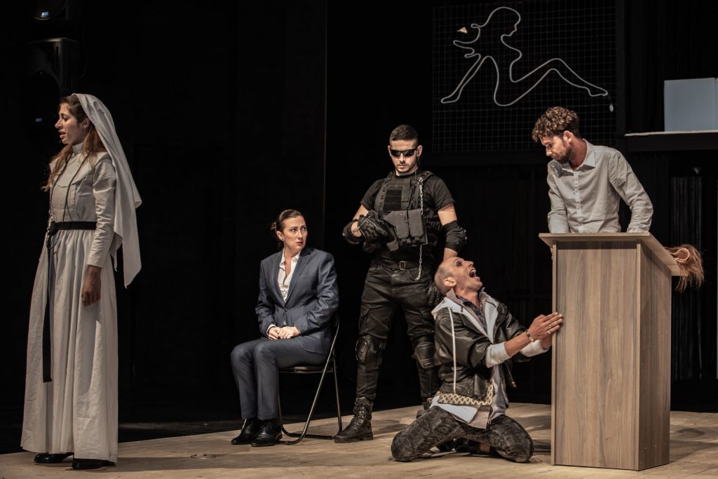 Театър АЗАРЯН показва две от най-новите постановки от репертоара на Драматичен театър Ловеч