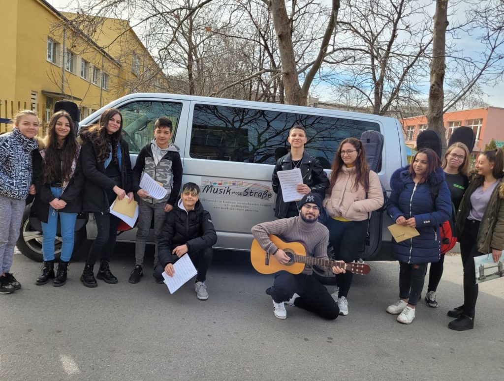 Деца от проекта Музиката вместо улицата ще свирят с Парижката филхармония