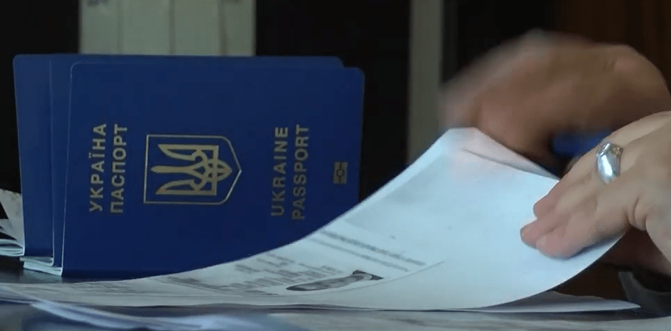 На границите ще издават документи за бежанци