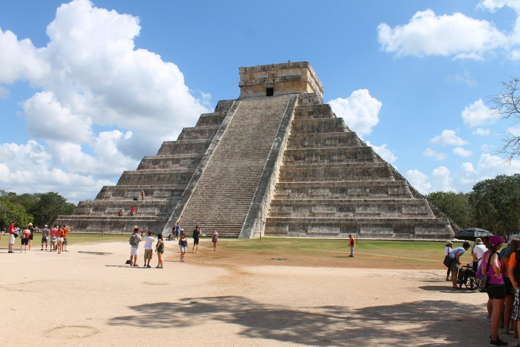 Открити са неизвестни култови пирамиди