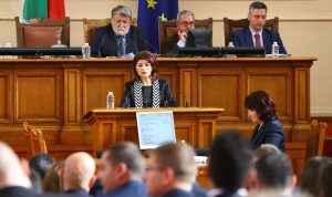 В НС днес - спорове около ПВУ и създаване на нова комисия