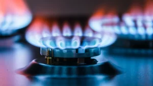 Природният газ този месец поскъпна с 6 процента, утвърди КЕВР
