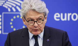 Предизборната треска в евроинституциите придоби формата на атаки срещу Европейската комисия