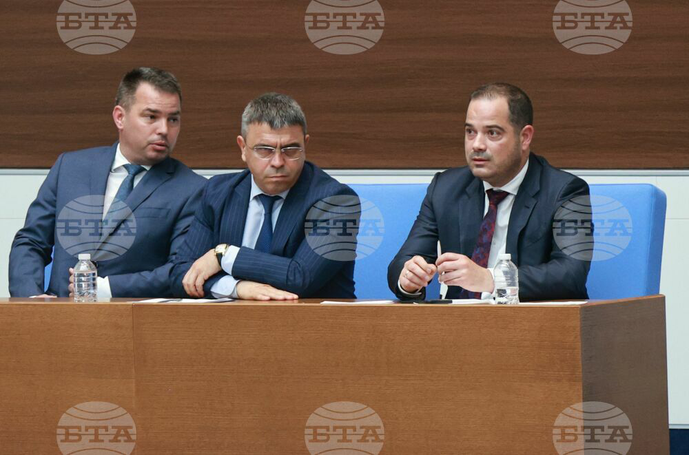 Нямаме данни за това какъв е поводът и защо точно в този момент Евелин Банев се е предал, коментира министър Калин Стоянов