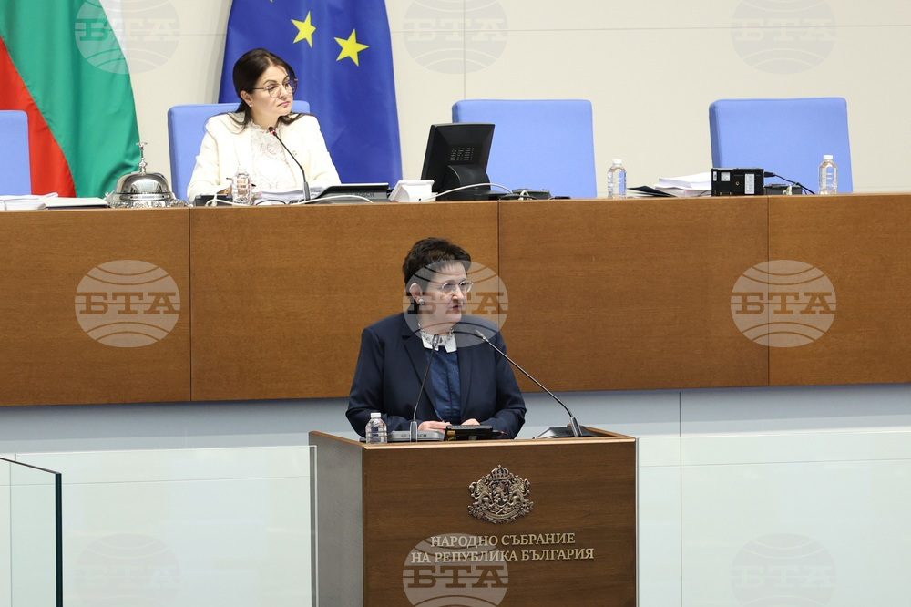 България е най-напредналата от всички шест разглеждани държави по пътя си за въвеждане на еврото, заяви Людмила Петкова пред депутатите