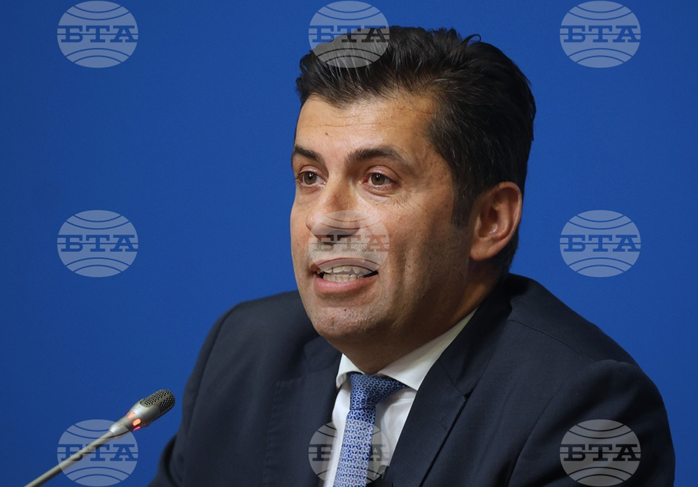 Кирил Петков депозира оставката си като депутат в парламента