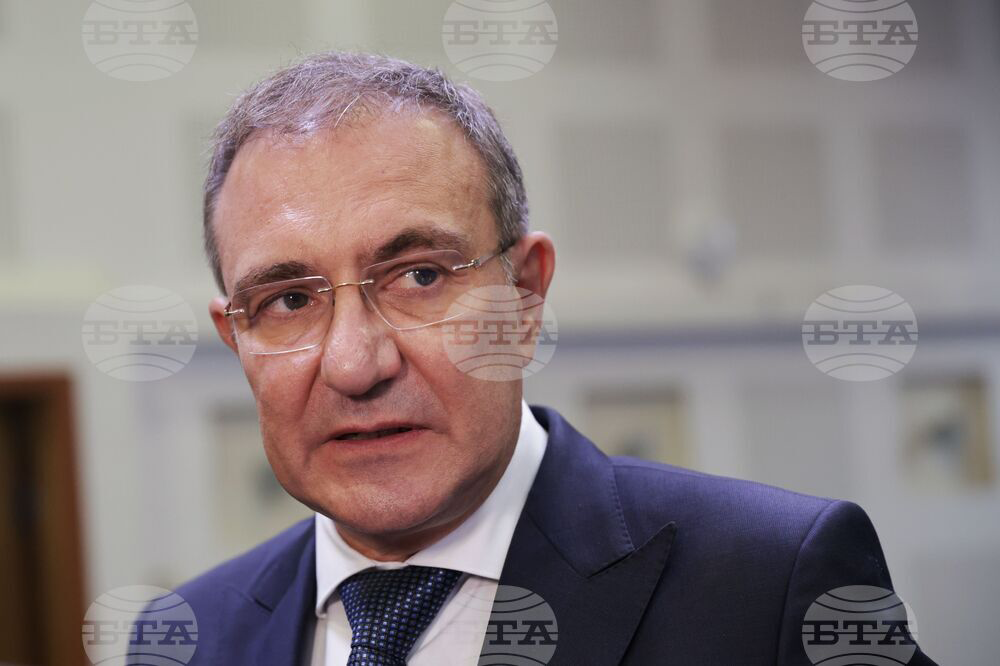 За 24 часа 420 души поискаха да се върнат в страната по проект „Избирам България“, каза министър Гуцанов пред българи в Ню Йорк