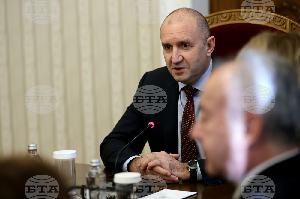 Трети ден консултации при президента: Бюджетът и промени в Изборния кодекс бяха основни теми на разговорите с БСП и ИТН