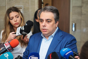 Асен Василев: Ако "Лукойл" спре да работи, няма как да се покрие цялата необходимост в страната