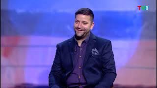 Диригентът на Хора на софийските момчета - Александър Митев в Анфас