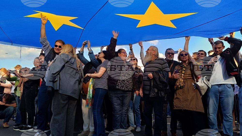 Румънците са разделени за ролята на Европейския съюз по отношение на сигурността и отбраната