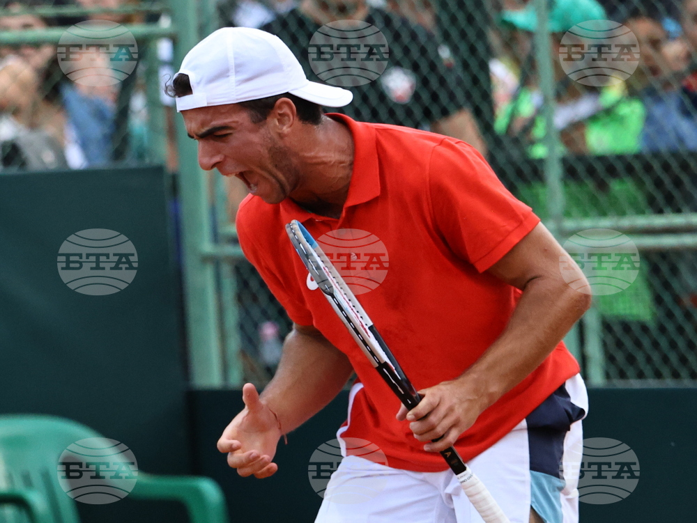 Янаки Милев достигна до четвъртфиналите на сингъл на турнир по тенис в Анталия