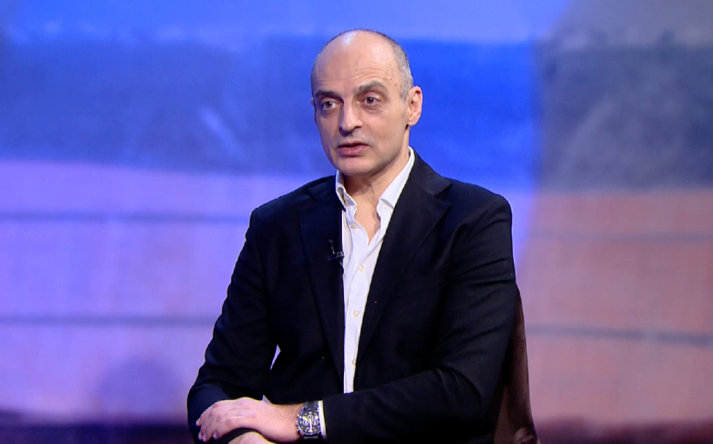 Пианистът Иван Янъков в Анфас