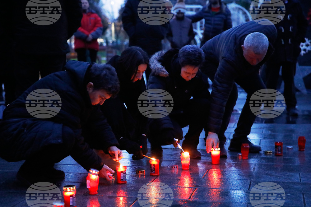 С минута мълчание в часа на избухване на пожара в дискотека преди година град Кочани почете паметта на загиналите