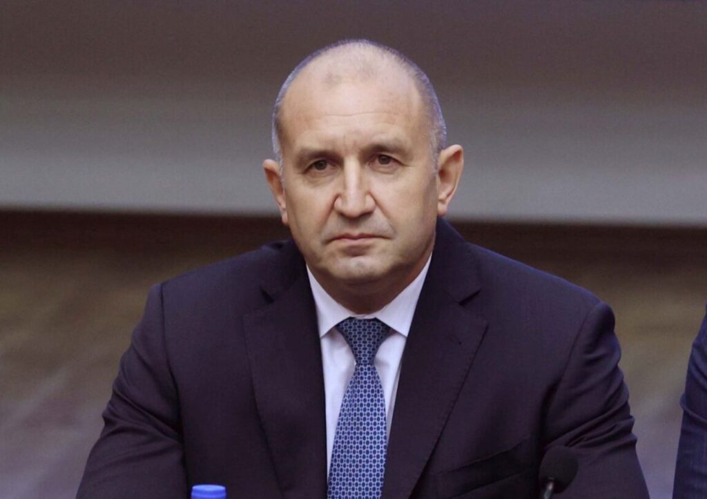 Радев потвърди атака с дронове срещу два кораба в Черно море